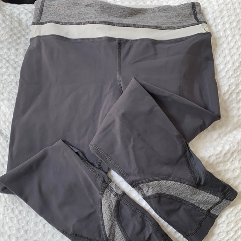Lululemon 3/4 Crops, gray + white/heather details